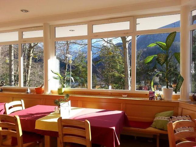 Rooms Barovc By The Lake Jasna Kranjska Gora Exterior foto The dining room at the Waldorfschule in Freiburg, Germany