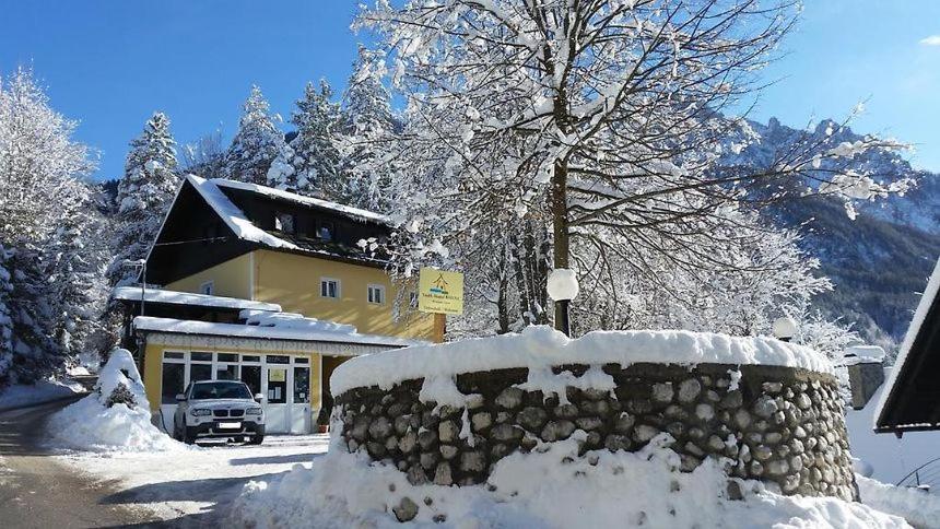 Rooms Barovc By The Lake Jasna Kranjska Gora Exterior foto The town hall in Saint-Gervais