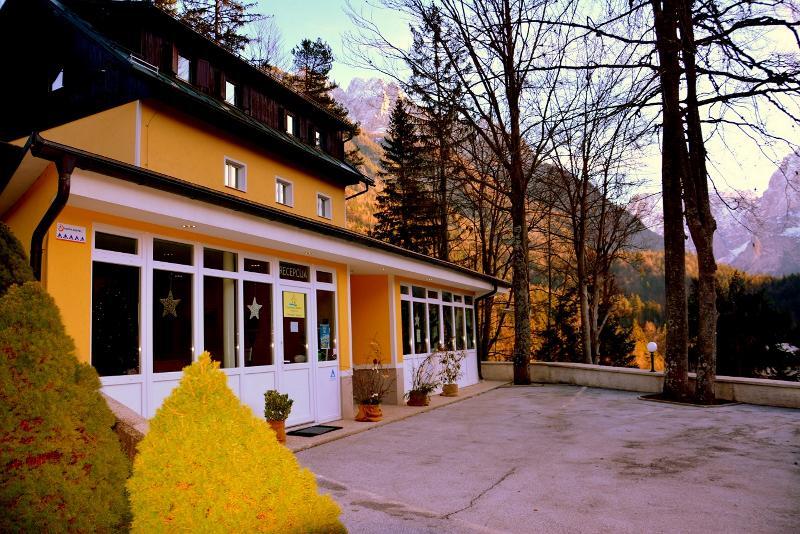 Rooms Barovc By The Lake Jasna Kranjska Gora Exterior foto The town hall